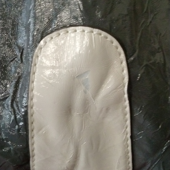 Guess color block tote - Picture 3 of 9